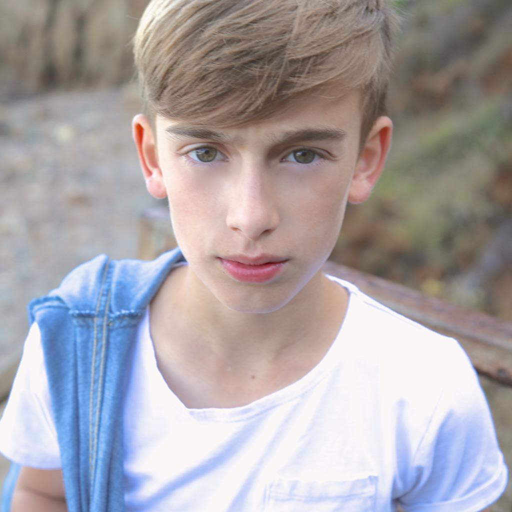 Johnnyosings_24's tweet photo. @dalevorlando http://t.co/Z9zIam1e2U