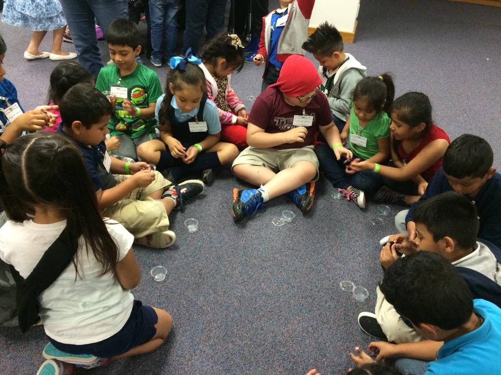 nikkinmartinez1's tweet photo. Magnetic Slime! #centralSTEM #scitechDC @cca_helps http://t.co/ERen6yfpj9