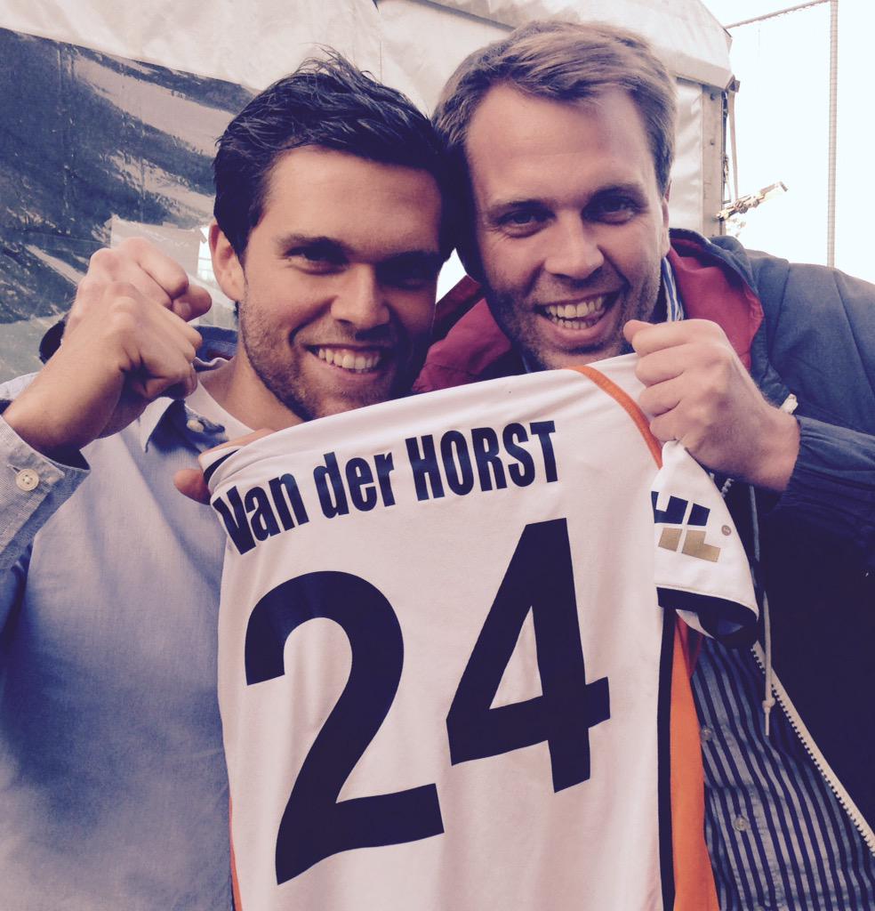 BenVanasch's tweet photo. BAAAM!!! The perfect gift! Thankx @Horst24 @VincVanasch #2PeyesIncroyables #BestDefender #ToutPartToujoursDeDerriere http://t.co/dfXidmgkfT