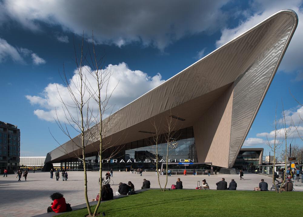 MobilisTBIinfra's tweet photo. Gebouw van het jaar 2015 Rotterdam CS. Gebouwd door Mobilis in samenwerking met diverse TBI-bedrijven. Trots #Cobouw http://t.co/6vSeju6Jyk