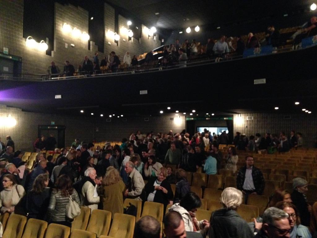rubi_bon's tweet photo. #veneziavota rompete le righe http://t.co/tpIH5TjT9T