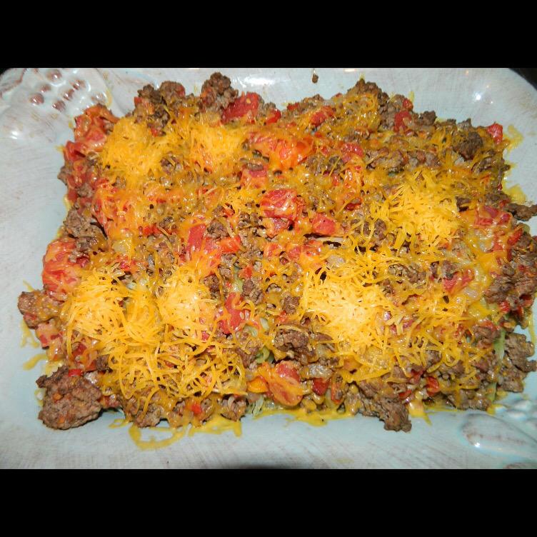 CookTimeRemmi's tweet image. #WhatsForDinner Meat and Cabbage Casserole topped with cheddar cheese!! #RemmiCooks #CookTimeWithRemmi