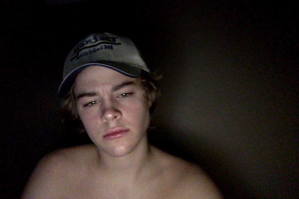 ChristianLeave's tweet photo. more and more photo booth http://t.co/GYE3y1wu3F