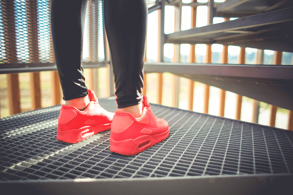 MeetlyInc's tweet photo. Got a new pair of shoes? Get a new #workoutbuddy! http://t.co/NYquuqYsEX