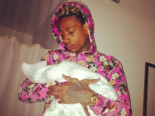 PROJECTURNEXT's tweet photo. RT if stoked for Father’s day in 1 month! Fav if wish @WizKhalifa was Dad.
http://t.co/OSdmZWXbt5 http://t.co/Q3rfZS9XL9