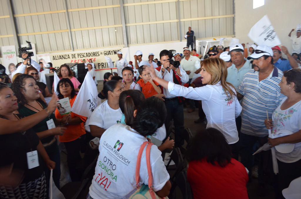 ClaudiaPavlovic's tweet photo. Fue un gusto escuchar a los trabajadores del sector pesquero, cuenten con todo mi apoyo para resolver sus problemas http://t.co/8ocqgFHEzg