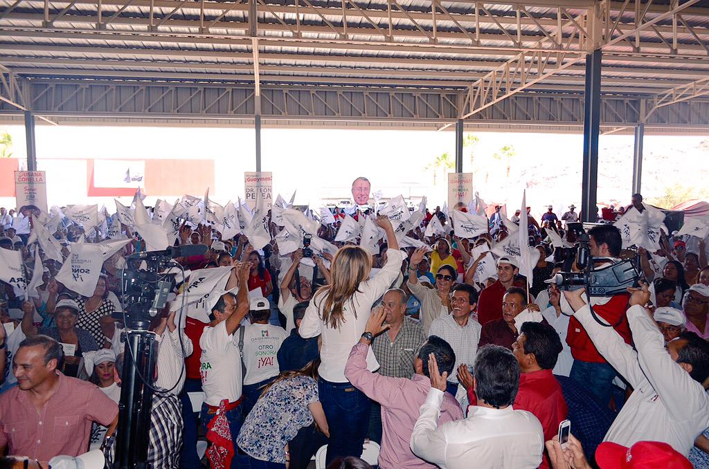ClaudiaPavlovic's tweet photo. Fue un gusto escuchar a los trabajadores del sector pesquero, cuenten con todo mi apoyo para resolver sus problemas http://t.co/8ocqgFHEzg