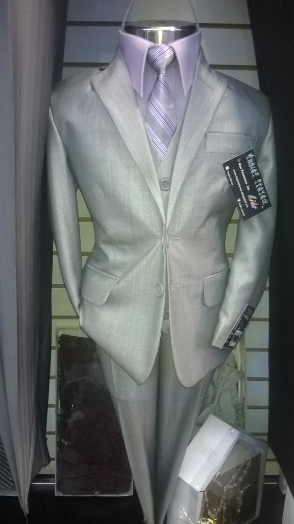 trajes_steven's tweet photo. Traje para niño kasimirPlata y Oxford.#TrajesSteven#Couture http://t.co/1SU5HIokhn