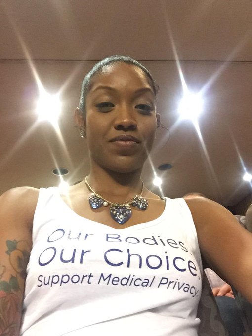 My Ace♠️ @AnaFoxxx offering her support for performer #solidarity along w/our girl @LoveMiaLi #OurBodiesOurChoice