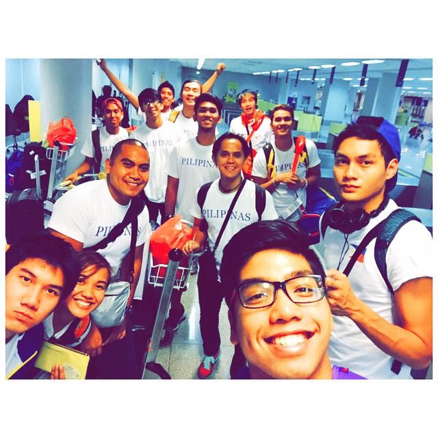 YsayMarasiganFP's tweet photo. Thank you guys! Hanggang sa muli! 😃❤️😉🇵🇭😀 #AVCU23 #experience #LabanPilipinas #facingthegiants
-Coach Oliver Almadro http://t.co/xmsM8bKcHS