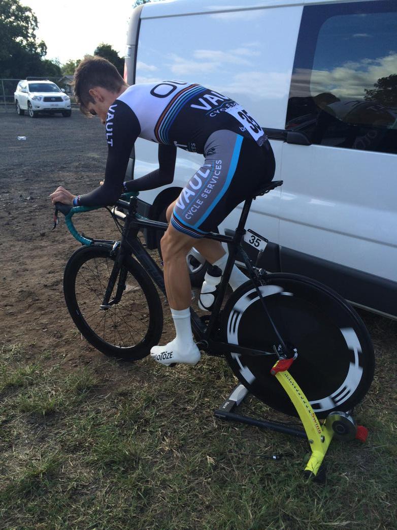 @OTOCVaultRacing Nic Mattock warming up for a 9k windy TT stage 2 Tour of Toowoomba