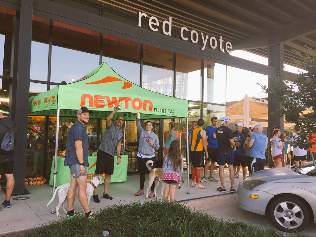 Newton_DFW's tweet photo. Pack Pink Run @ #RedCoyoteRunning #FeelNewton #RunChat http://t.co/2cTv6RC2VV