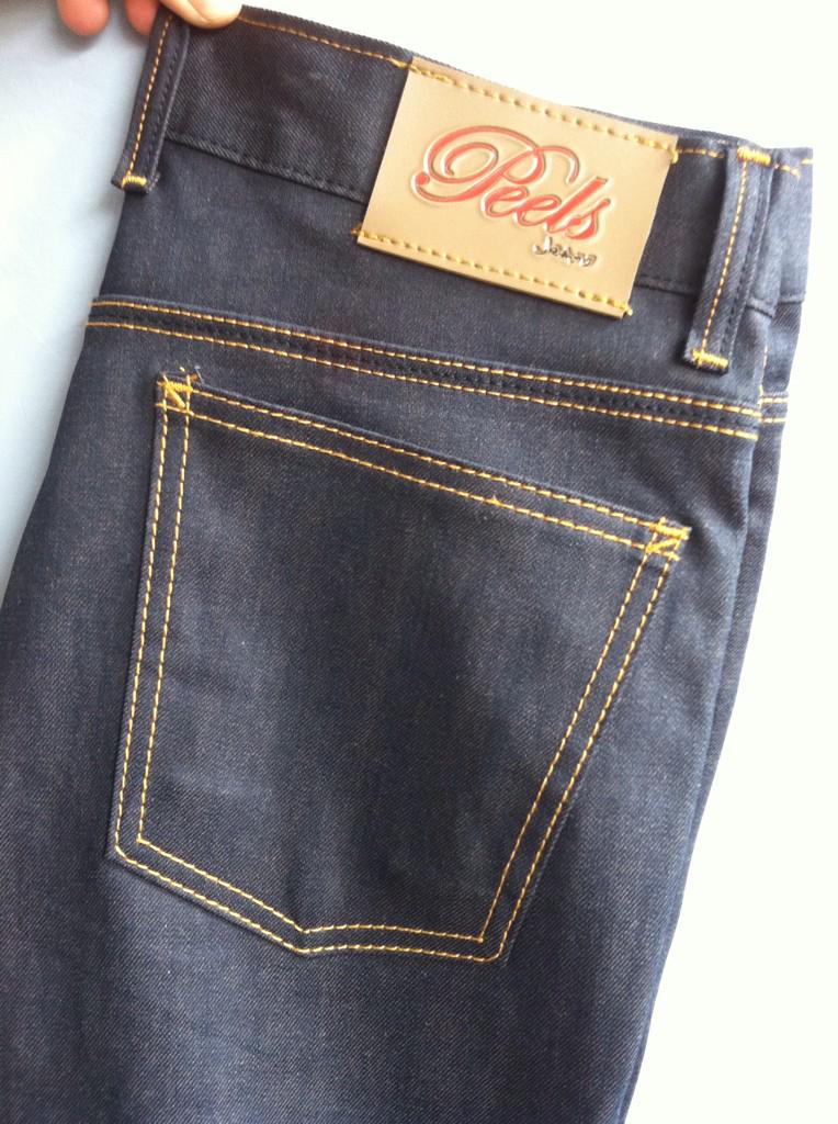 Available! Peels jeans blak brown coated stiff. Limited. Grab it fast! 27d38e21