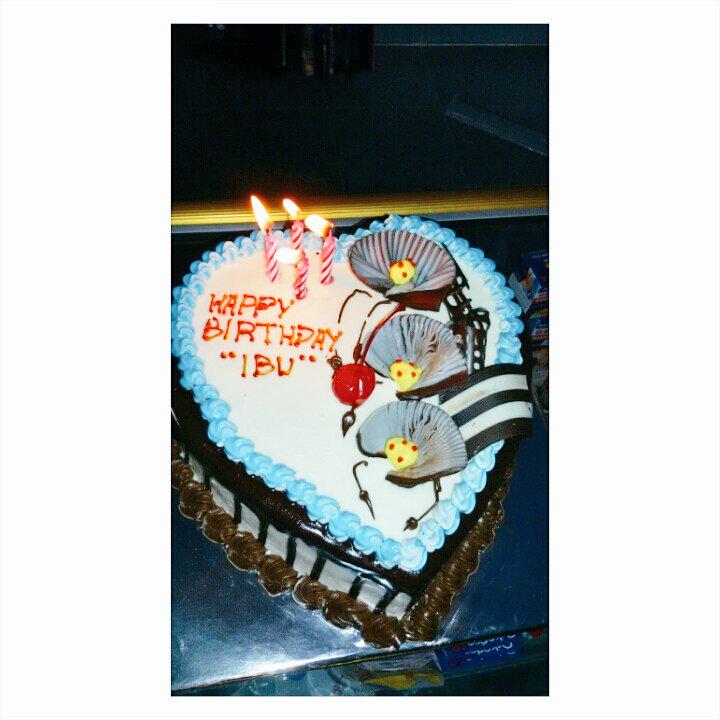 MahmudahLili's tweet photo. Mom😘👪💞👩 http://t.co/ywzdoshvHL