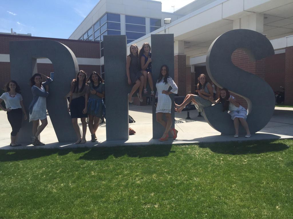 tessianderson's tweet photo. Really missing my seniors today. Love them. #laxislife http://t.co/QHvCLfyutb