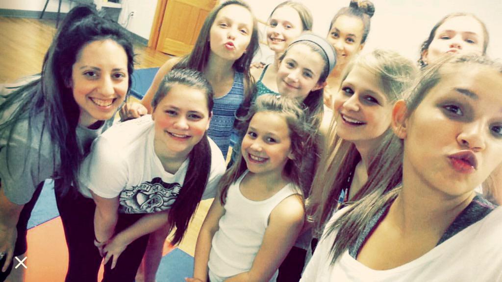 SBSStep's tweet image. Advanced Acrodance selfie 😜