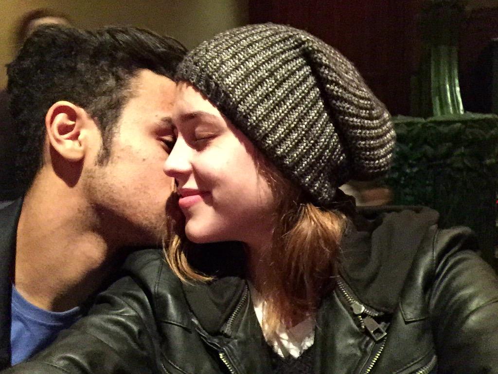 sophiaabrahao's tweet photo. no intervalo de Aladdin! http://t.co/4s5K3ga6Ra