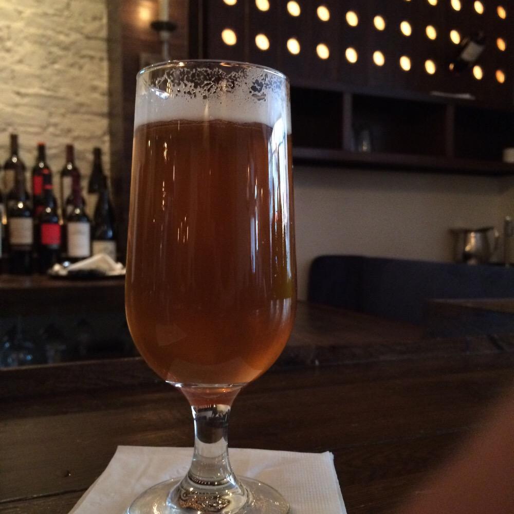 AleSyndicateMan's tweet image. Enjoying a Sunday Session at the amazingly delicious Community Tavern. Classy business.  Happy Craft Beer Week!