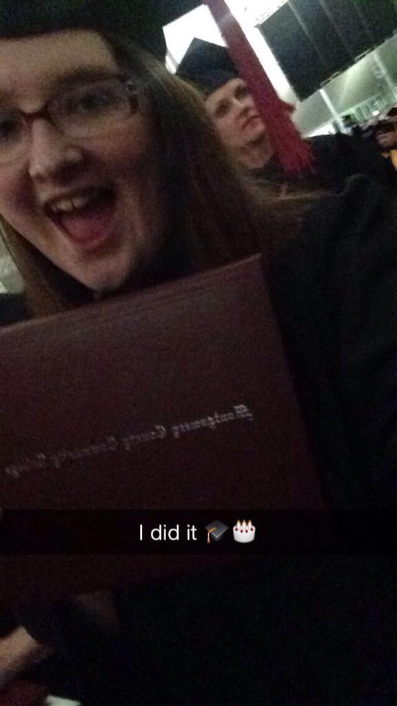 han_michellee's tweet photo. I did it 🎓 I'm officially a college graduate. #ThinkBigGrad http://t.co/ghAmW3LwOy
