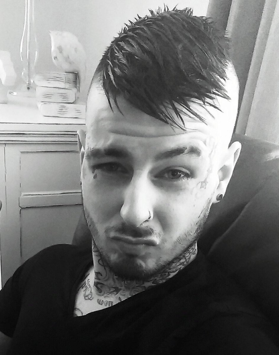 DeanAdamFurlong's tweet photo. #IDGAF selphie #daf #ink #wolfpack #onfleek #standard #madusa #kobane #youngcobain #traphouse http://t.co/DPIV7MMotc