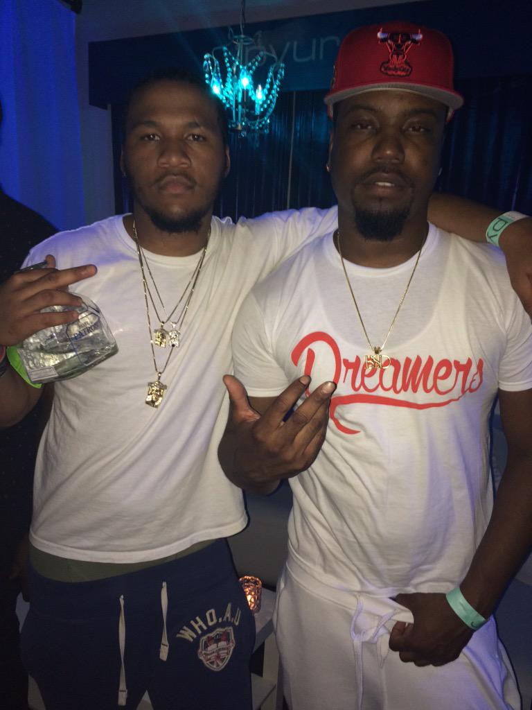 ____Queezy____'s tweet photo. Last week in Connecticut with my nigga @IMNINOMAN #ClubPyur #BDD #HnRBlock #OcLifeStyle http://t.co/SpVvOFAsR6