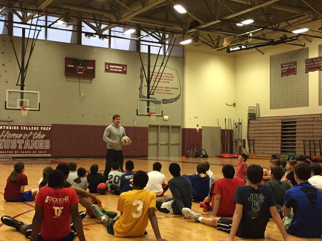 pistolpeach10's tweet photo. Are you spending your time or are you investing your time? Michael Fahey, former assistant to Pat Summitt http://t.co/T8cikDUFxd