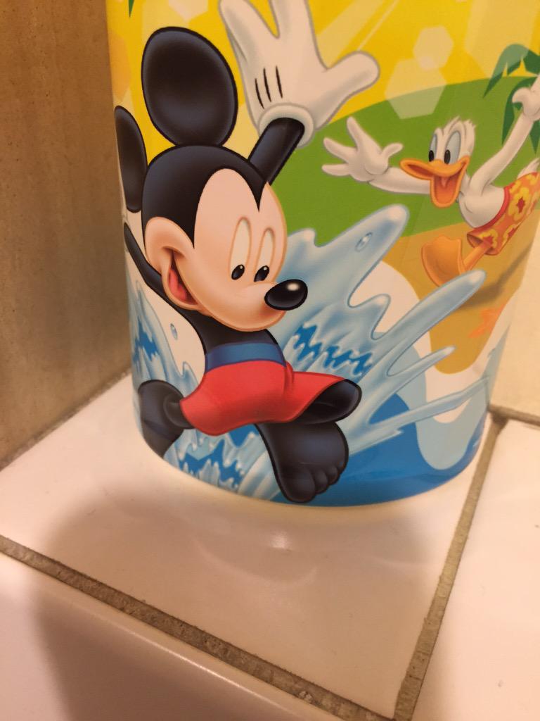 知らなかった ミッキーマウスが黄色いシューズを脱いだら こんな風になってたの Togetter 知らなかった ミッキーマウスが黄色いシューズを脱いだら こんな風になってたの Togetter