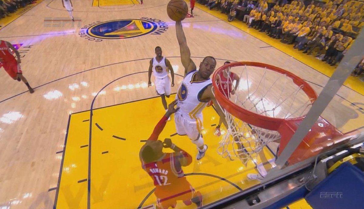 CaseyAPratt's tweet photo. This might be the moment that Howard realized he probably should have stayed on the bench. #Warriors http://t.co/33c4XcXHcS