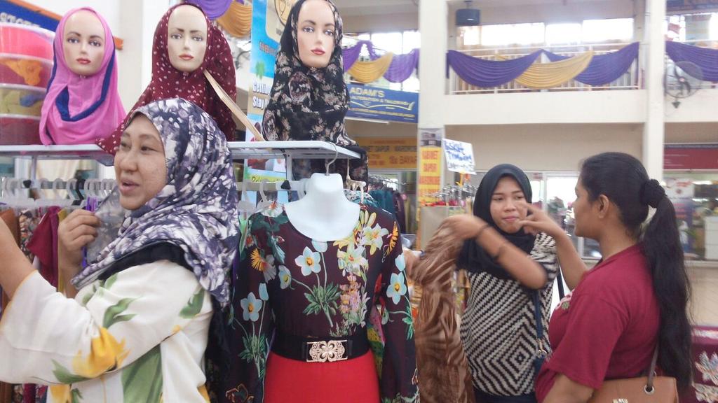 CintaGaleri's tweet photo. Customer gcs yg kiut miut di Arked MARA harini. http://t.co/wwFjkL5KCW