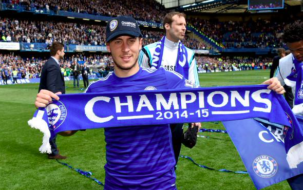 FootballFood's tweet photo. Jose Mourinho and Eden Hazard have been named the Barclays Premier League Manager &amp; Player Of The Year respectively. http://t.co/OapkFIujYc