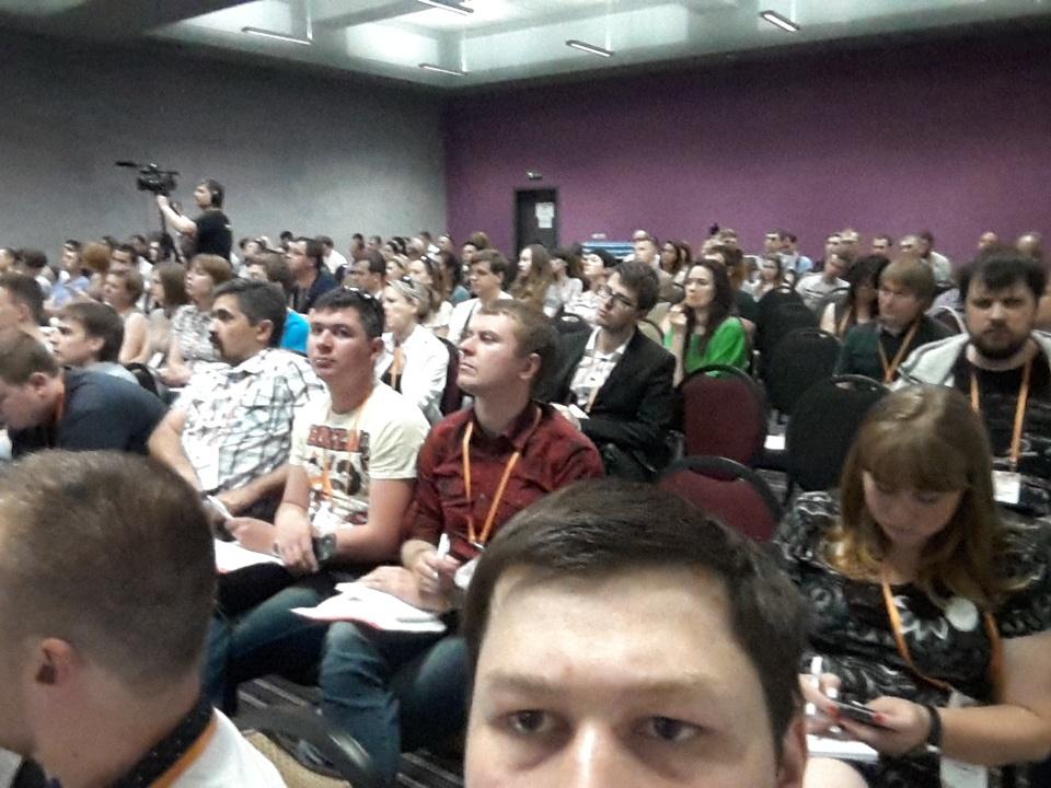 zakasy's tweet photo. Начался #shopconf с доклада Дмитрия Лисицкого о тенденциях онлайн-торговли. Полный зал! :) http://t.co/KVwRL1l6kf