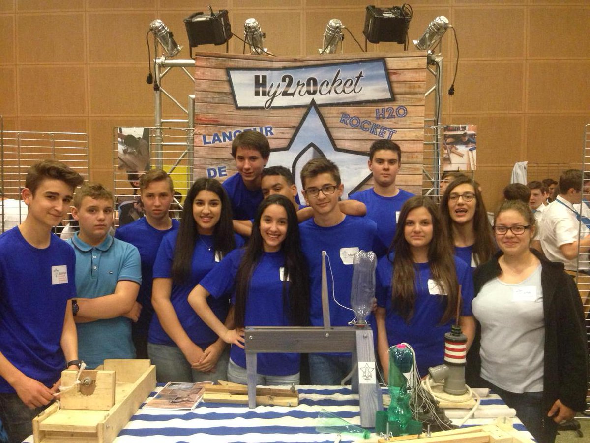 CLGlamartine's tweet photo. La mini-entreprise du collège au championnat 2015 http://t.co/UMklQuuoo6