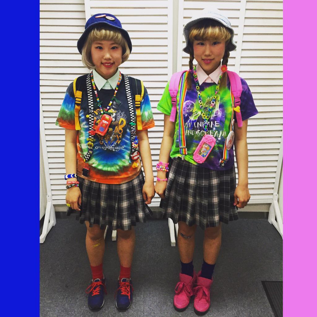 Twitter पर 原宿カラーズ フォト日記 原宿カラーズ フォト日記 リアル双子の制服双子コーデ さくらはピンク はるなはブルーのテーマカラーで制服アレンジをしたよー シャツはeastboyさん 原宿カラーズ T Co Znk56fewet Http T Co D4v2rofurf