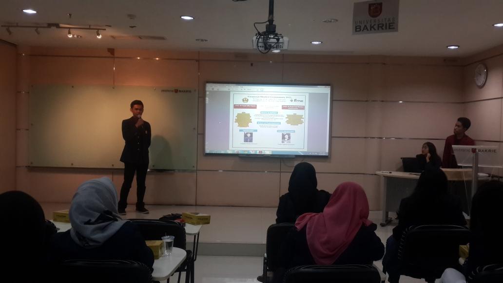 HMM_UB's tweet photo. Presentasi selanjutnya dr ketua FMC FEB unpad, Franklin Michael mengenai kepengurusan Financial Market Community http://t.co/MSQueJVJv0