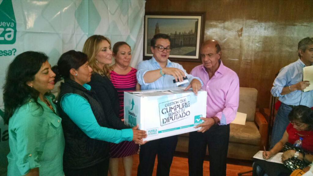 gerislas's tweet photo. Hoy en el #ForoTurquesa acompañado de @erikadelav @malinalligr @JulianHaddad750 en #Cholula #VotaTurquesa http://t.co/qbH3JEeY2R
