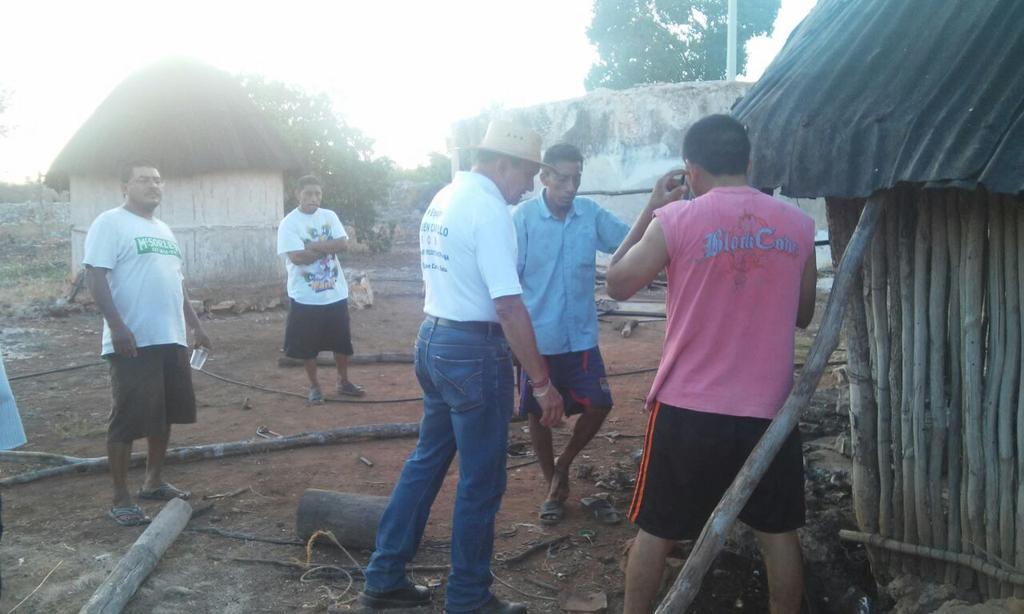 rubencarrillo_s's tweet photo. Hoy visité las comisarias de Yaxha y Choyob escuchando las peticiones de los vecinos con #SensibilidadYOrdenPorMuna http://t.co/6r3FFr3zOd