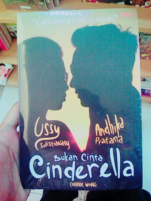 krisrangga's tweet photo. I got it 'bukan cinta cinderella' @dhikacungkring @ussyklik http://t.co/WYS78dcTuM