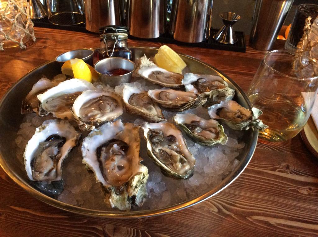 Enjoying a chilled glass of @ErnieElsWinery #CheninBlanc <a href="/BlackPearlYeg/">The Black Pearl</a> w/ my #Beausoleil #FannyBay oysters