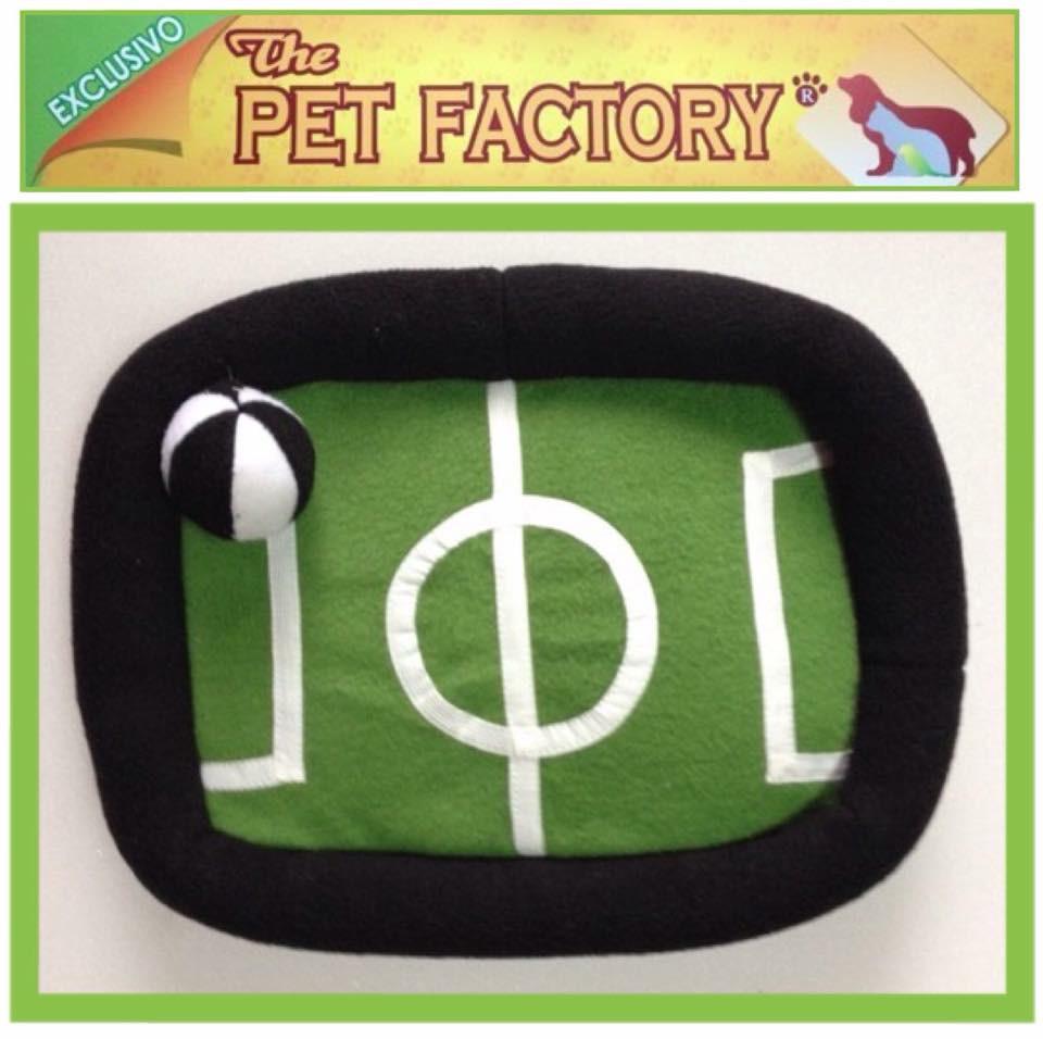 ThePetFactory's tweet photo. •CAMA FUTBOLERA• hermosa cama en forma de cancha para tu mascota! Encuéntralos en Megamaxi & Gran Aki. #petfactory http://t.co/i192vucNtE
