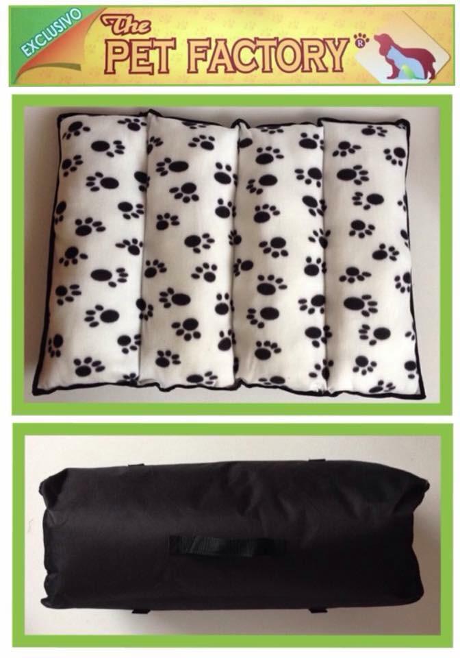 ThePetFactory's tweet photo. •PORTA COLCHONETA• hermosa cama transportable para tu mascota! Encuéntralos en Megamaxi & Gran Aki. #petfactory http://t.co/X9jEX0YMea