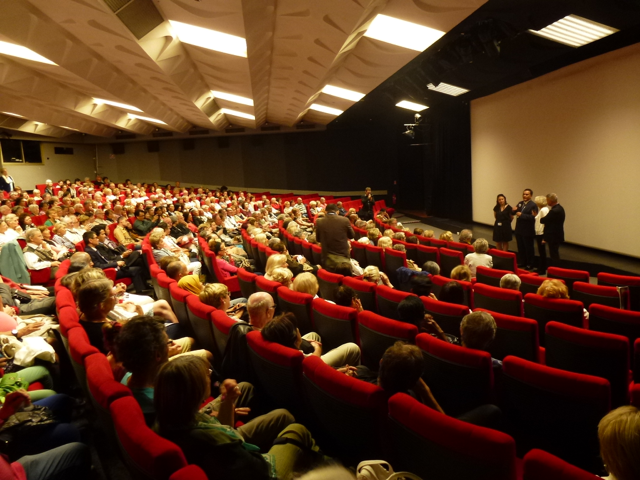 500 penonton memenuhi studio untuk pemutaran @TabulaRasaFilm di Cannes Cinephiles. #Cannes2015 #CannesFilmFestival