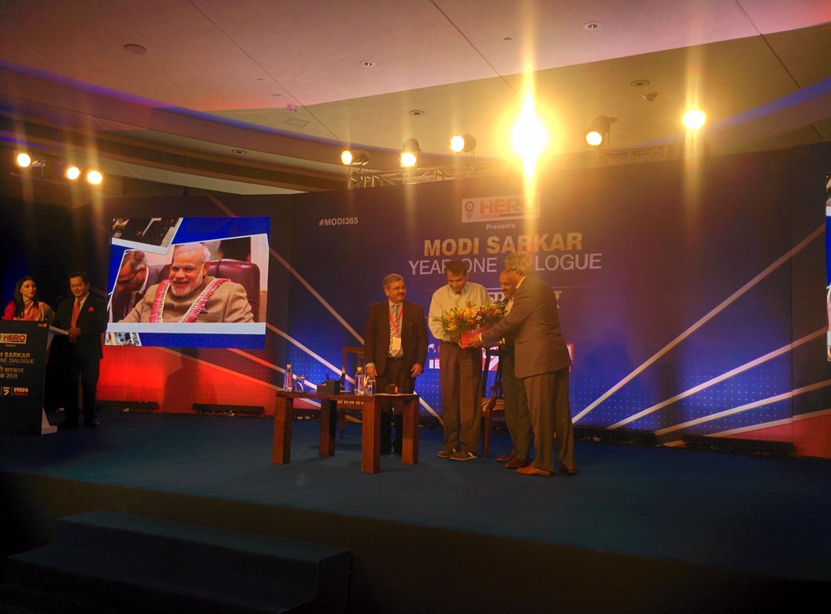 #Modi365 <a href="/RailMinIndia/">Ministry of Railways</a> <a href="/sureshpprabhu/">Suresh Prabhu</a> felicitated by Network18 Group CEO <a href="/preethamparigi/">A Preetham Parigi</a>