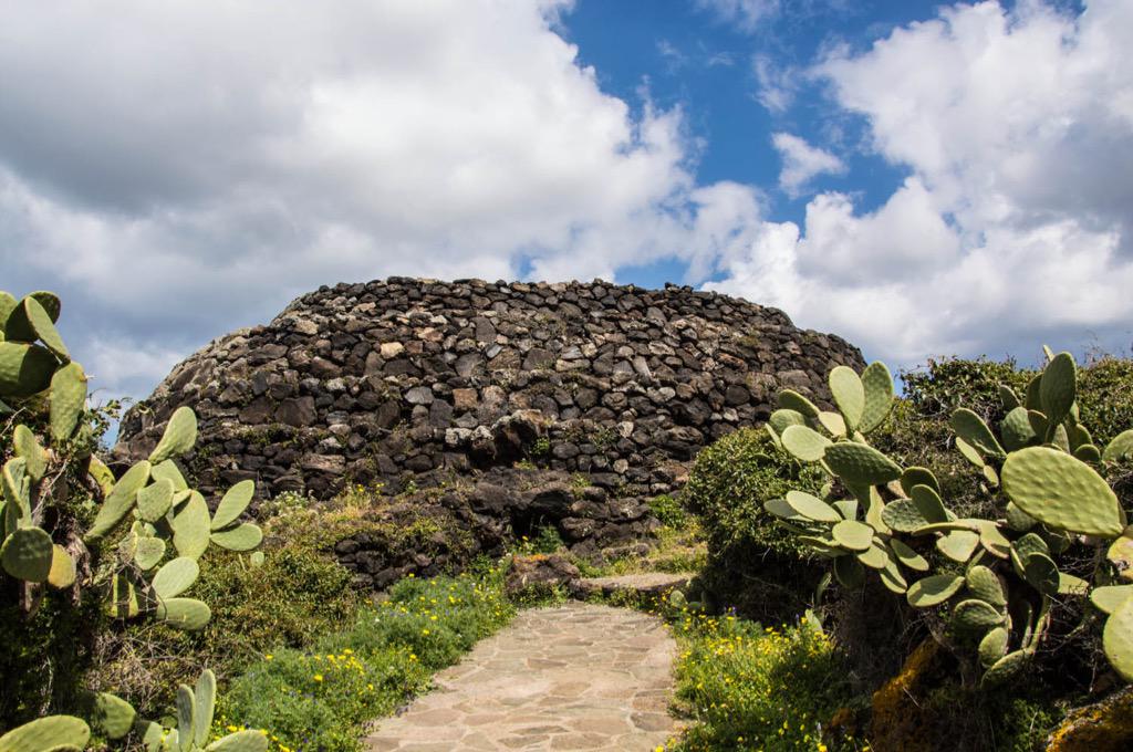 InTrapani's tweet photo. “@lovepantelleria: Circa 4000 anni fa, il popolo dei Sesioti giunto costruiva il Sese del Re. http://t.co/oqxiOuuDEJ” #InfoSicily #Sicily