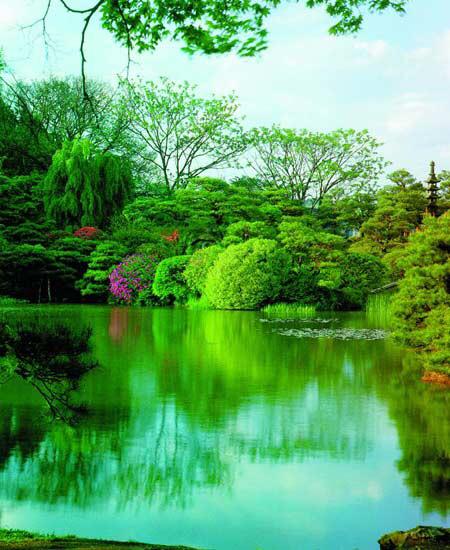 Gün aydın,
Gün güzel,
Gün huzur,

Güzel bir gün diliyorum, hayırlı cumalar