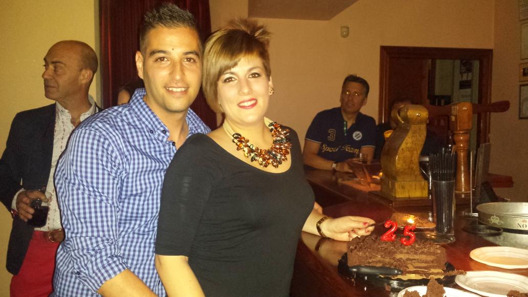 peterfm85's tweet photo. Muchas felicidades a mi amor @Rociomittergalv porque es la mejor persona del mundo y lo mejor que tengo felicidades http://t.co/WTL3y76jq9