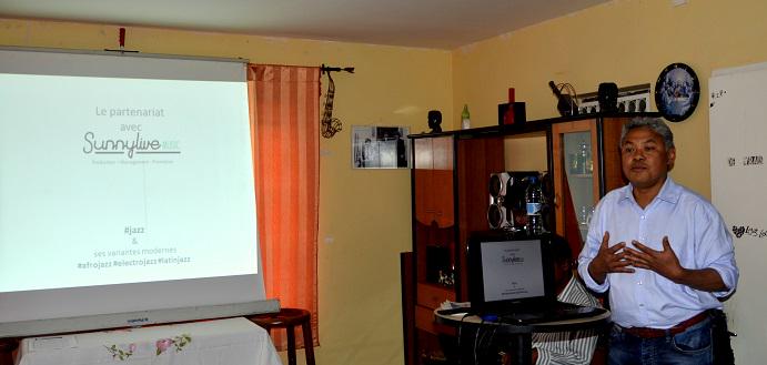 SobikaMada's tweet photo. Le #Jazz4Development à travers le #Tourisme #Madagascar http://t.co/dtT9k0xRFV http://t.co/yzKhxxfJqL