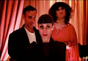 #Elepé de @Unbeletrista @thezombieco en el @TeatroLara wp.me/p2pVWl-6dq vía <a href="/qrevientenlosar/">qrevientenlosartista</a>