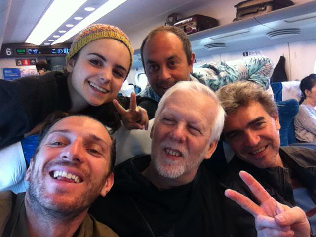 MotisAndrea's tweet photo. Tren bala a Shizuoka amb en Ramon Tort, qui va treballant per una nova pel•licula documental!
Amb moltes ganes. :) http://t.co/tpCf32mvQs