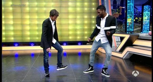 Atresmediapubli's tweet photo. #Audiencias @El_Hormiguero con visita de #DeruloEH fue visto por 2.647.000 espectadores y registró un 14,2% de share http://t.co/hNi8kEtSPd
