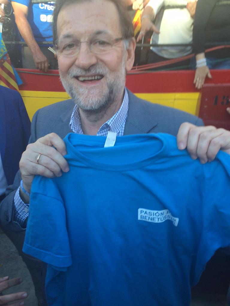 _laurachulia's tweet photo. @marianorajoy también siente #PasiónPorBenetússer #aPPaSIónate @PPBenetusser #24M #LauraAlcaldesa http://t.co/QXnWzTitOA